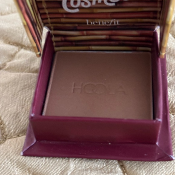 Benefit Hoola Mini Bronzer with Floral Design - Picture 6 of 6